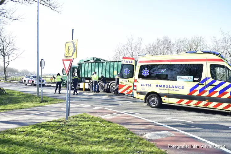 Fietser aangereden door vrachtwagen in Den Burg