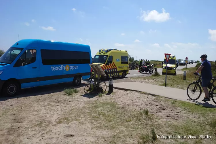 Ongeluk hopperbus met fietsers Texel