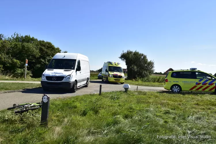 Wielrenner aangereden in De Waal op Texel