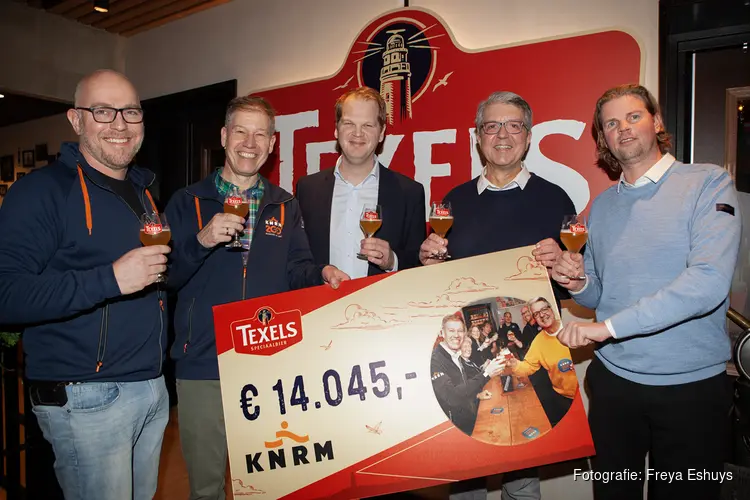 Texelse Bierbrouwerij haalt €14.045,- op voor KNRM