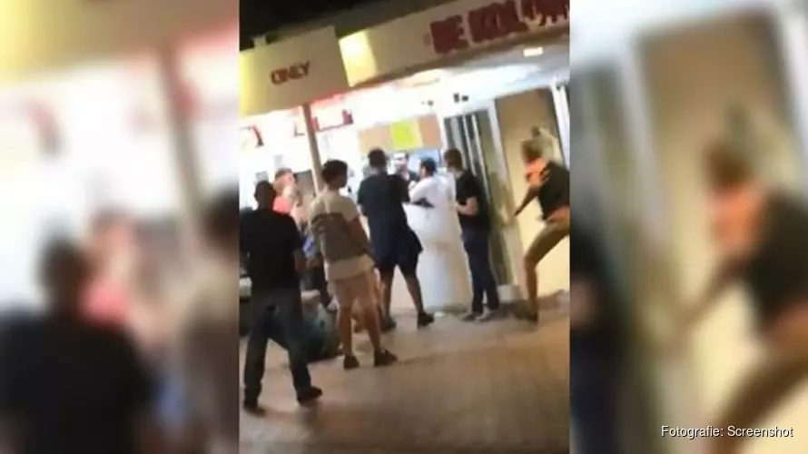 Vechtpartij op Texel: dronken jongeren zoeken confrontatie met personeel pizzeria