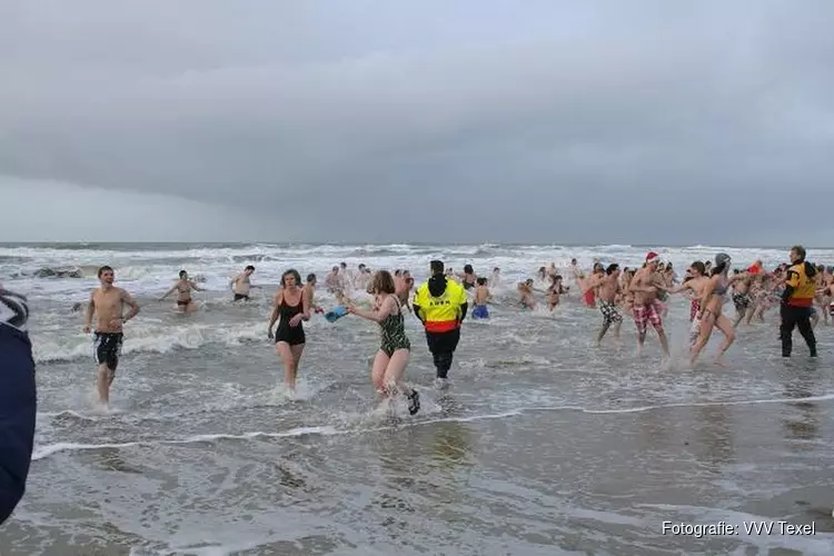 De nieuwjaarsduik bij Paal 28!