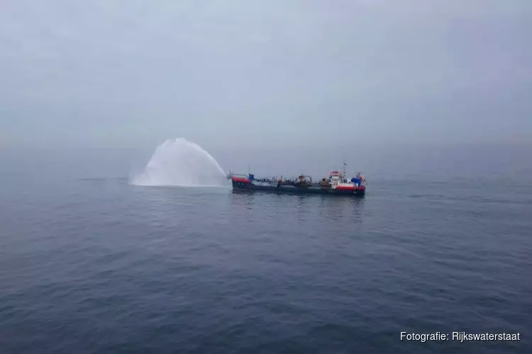 Olievlek in Noordzee opgeruimd: schoonmakers Texel nog wel stand-by