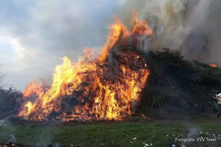 Aanpoten om de Meierblis in De Cocksdorp opnieuw op te bouwen