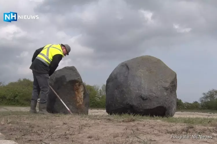 Eeuwenoude en bekladde zwerfkeien op Texel weer schoon na grote wasbeurt