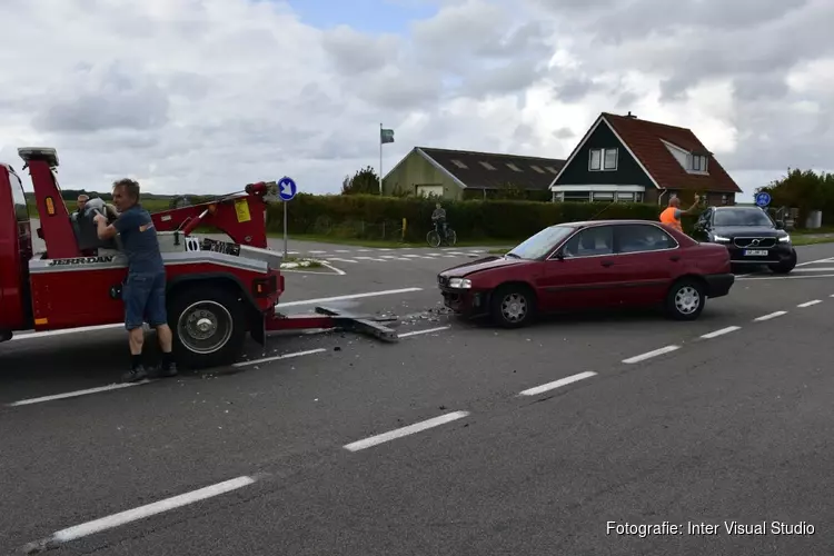 Auto&#39;s botsen in De Cocksdorp