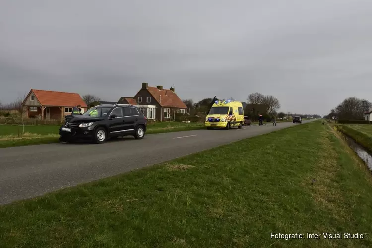 Gewonde en veel schade bij botsing in De Cocksdorp