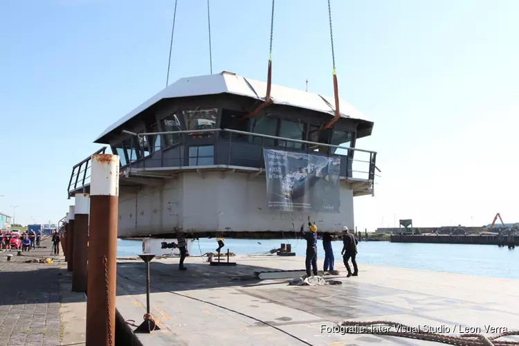 TESO stuurhuis op transport naar museum