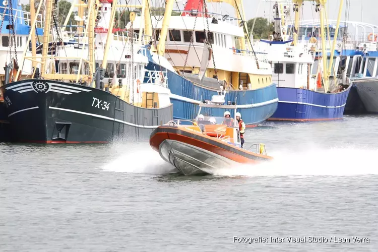 KNRM Oudeschild opgeroepen voor een schip aan de grond