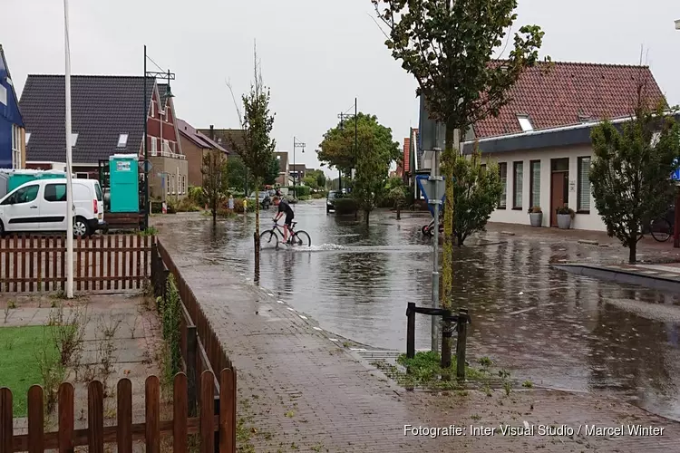 Zware regenval zorgt voor wateroverlast op Texel