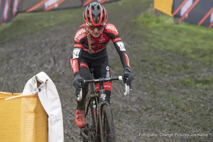 Denise Betsema derde in Superprestige veldrit in Boom