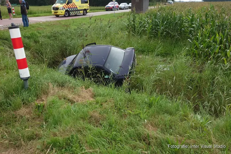 Ongeval op Texel, auto te water na aanrijding